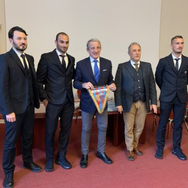 Garibaldi, influday con i calciatori del Catania