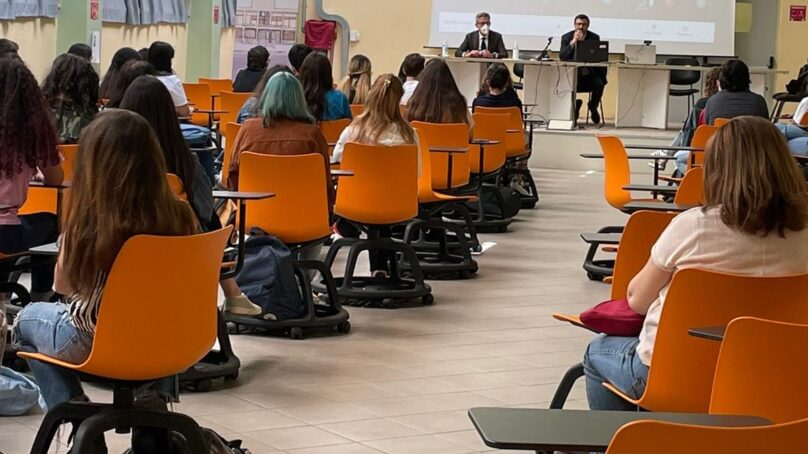 Scuola e futuro: medici tra i banchi per orientare gli studenti